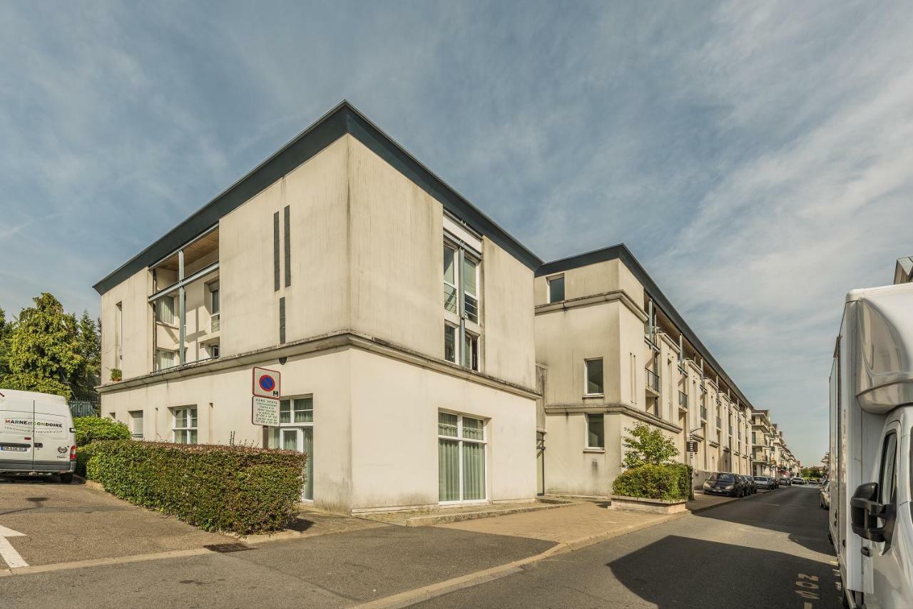 James Cook - Fairytale Factory Bussy-Saint-Georges Exterior photo